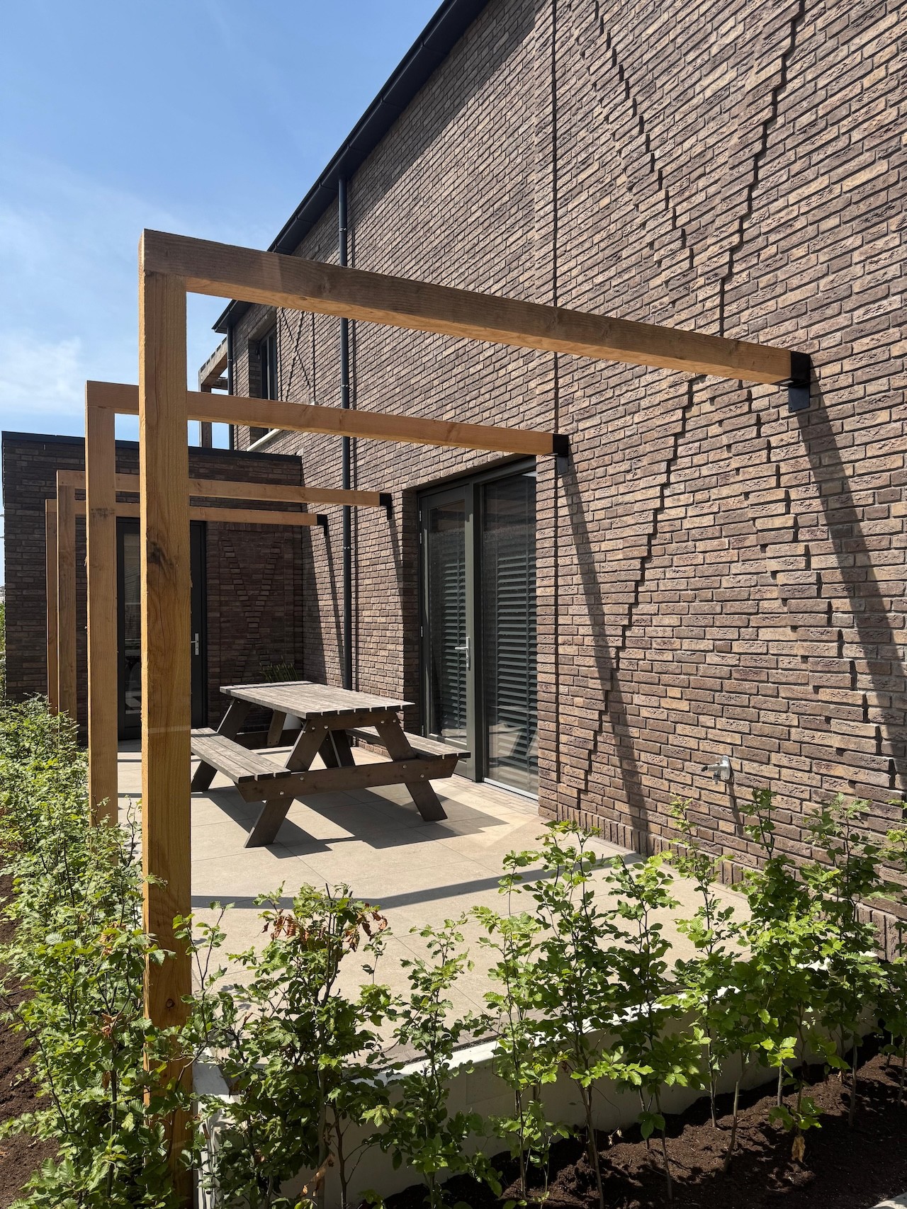 Tuin met overkapping en buitenverblijf - Art gardens