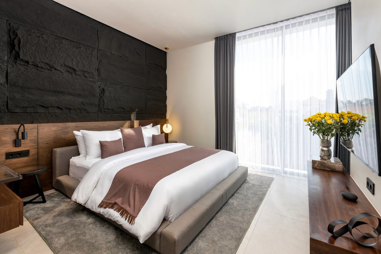 2-bedroom designer villa with 7-meter ceilings in Canggu