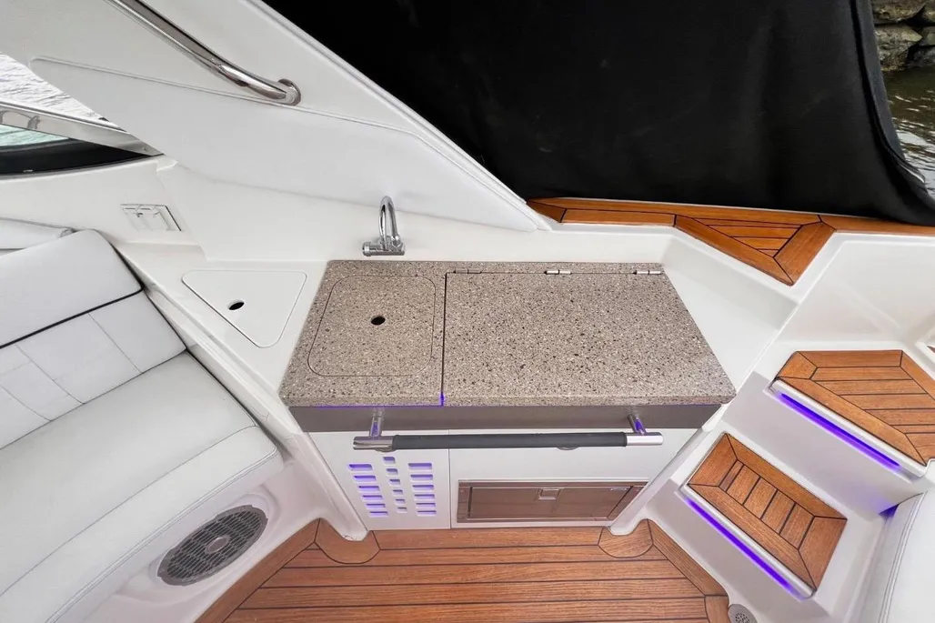 Boat thumbnail 7