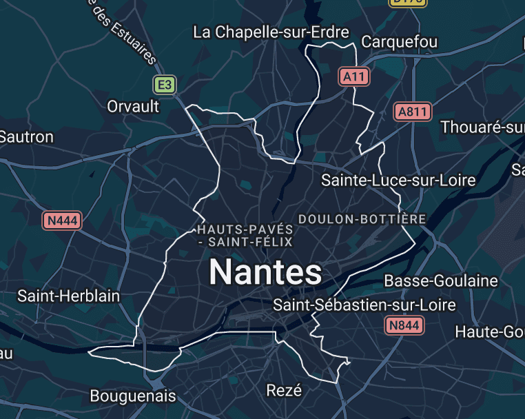 Vue panoramique des toitures en ardoise de Nantes depuis la Tour Bretagne