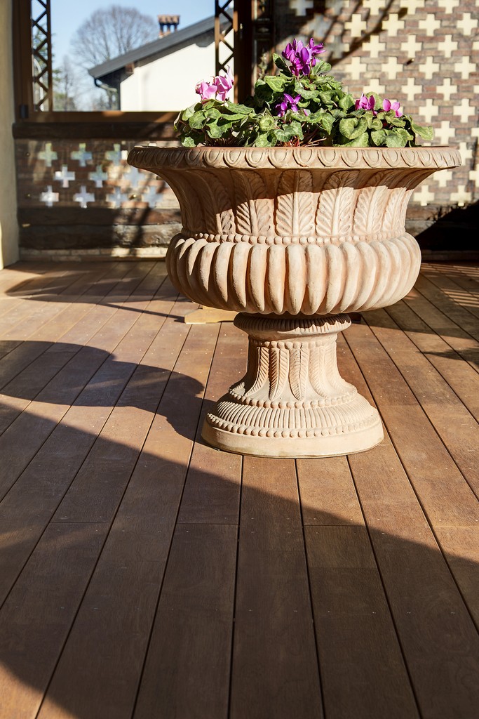 Pavimento-in-legno-esterno-villa-Casatenovo () Galimberti-IMG_8744.jpg