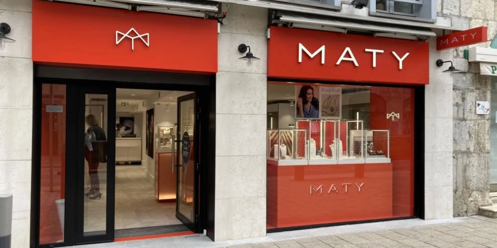 vue devanture d'une boutique maty