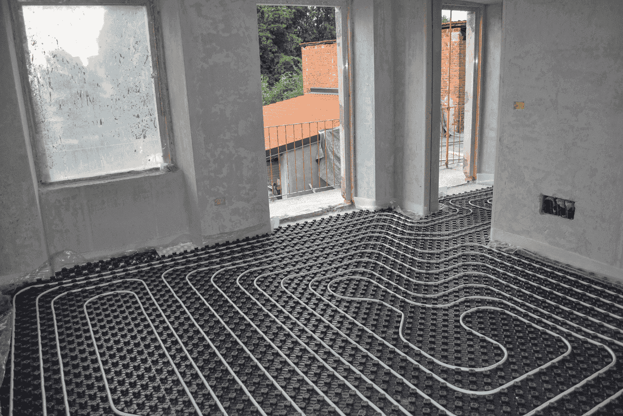 Am besten harmonieren Plattenheizkörper sowie Fußboden- und Wandheizungen mit einer Wärmepumpe.
