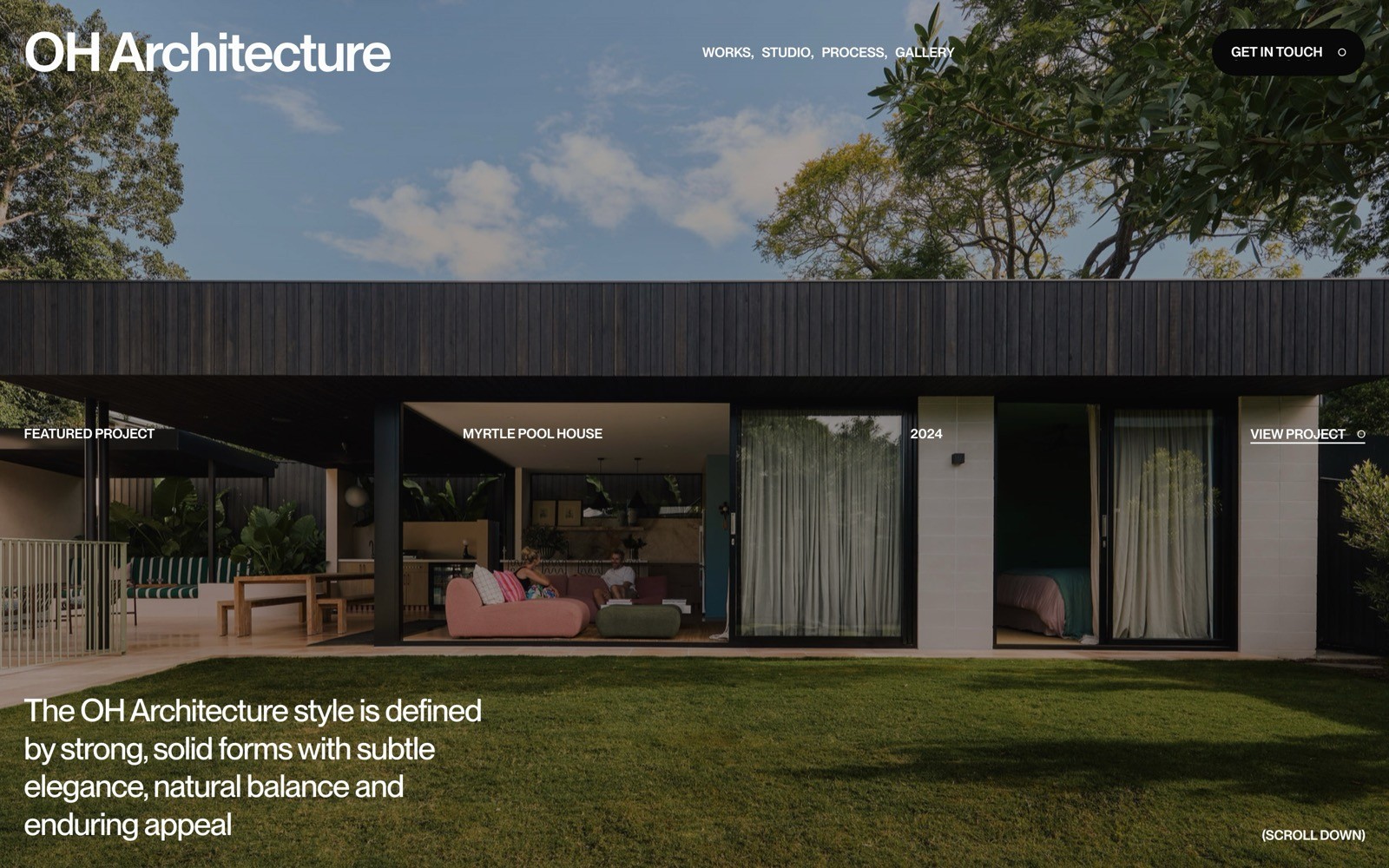 Modern house facade with large windows, green lawn, and patio furniture. Text: "OH Architecture" and project details visible.