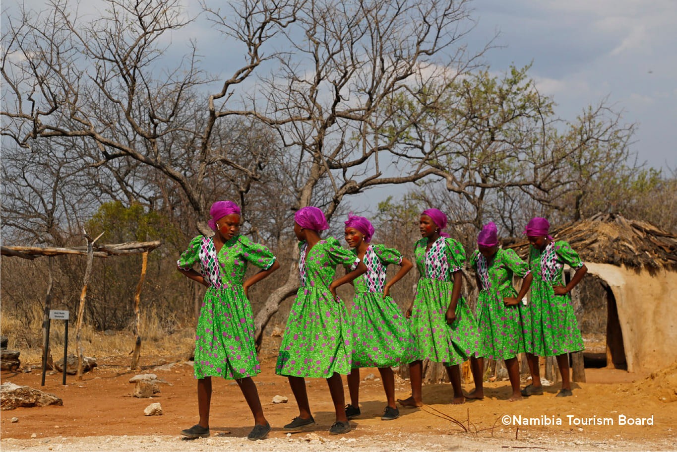 Frauen in traditioneller Kleidung in Namibia