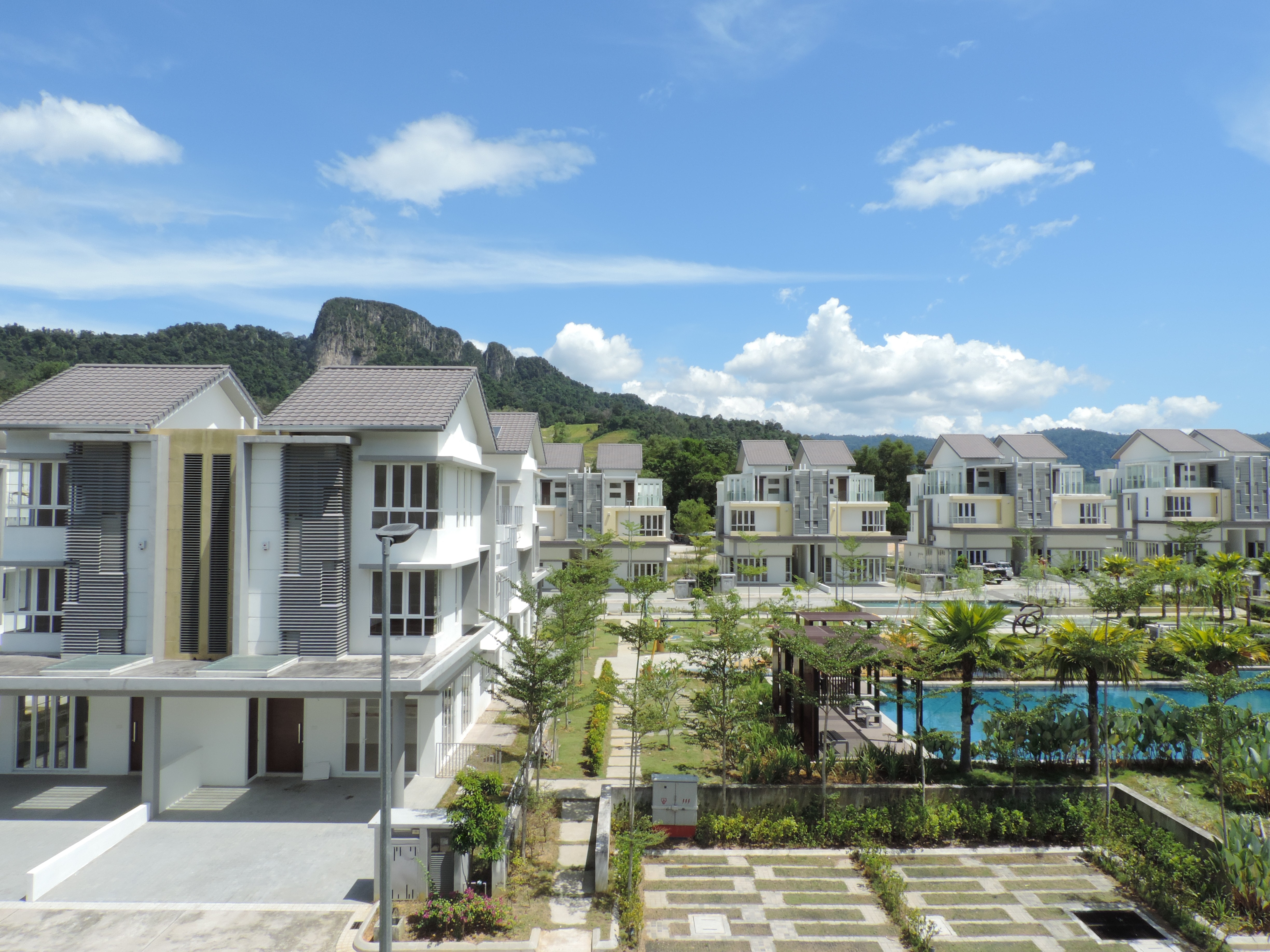 Exterior view of Hevea Kemensah project by Asima Architects