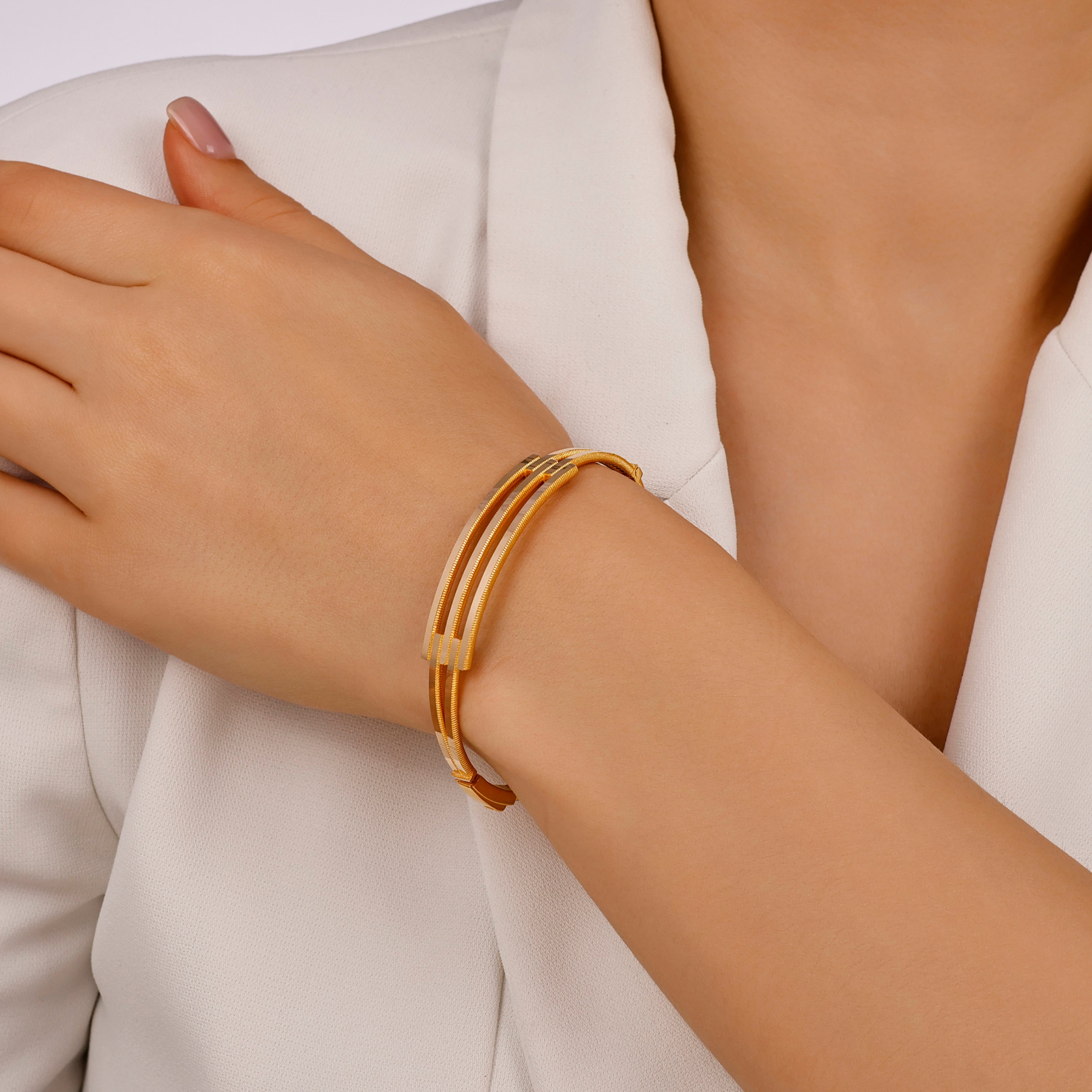 Assos Pırlanta 14 Ayar Altın Kaburga Kelepçe Bilezik 9.50 Gram