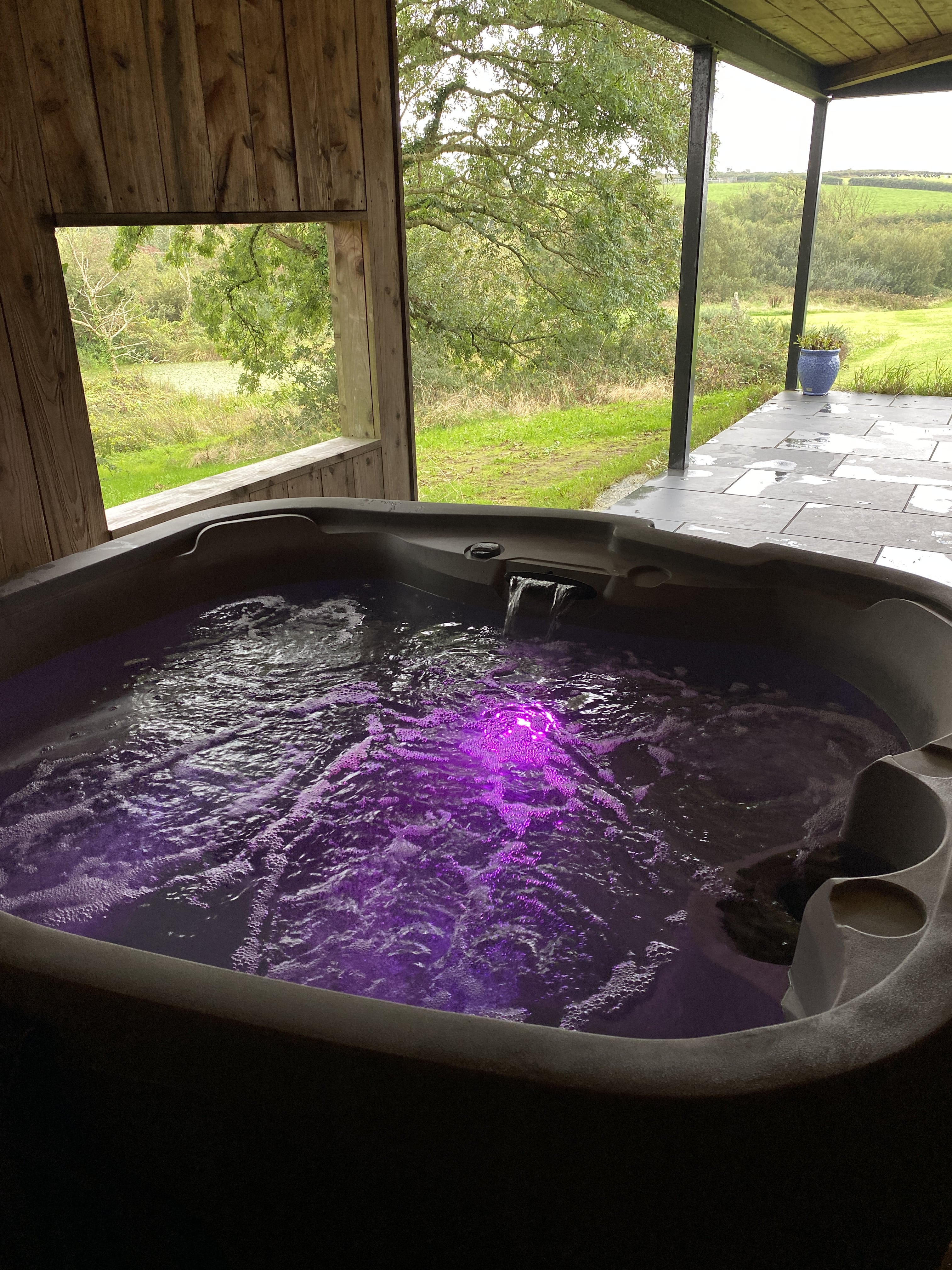 Tawny Lodge Bathroom