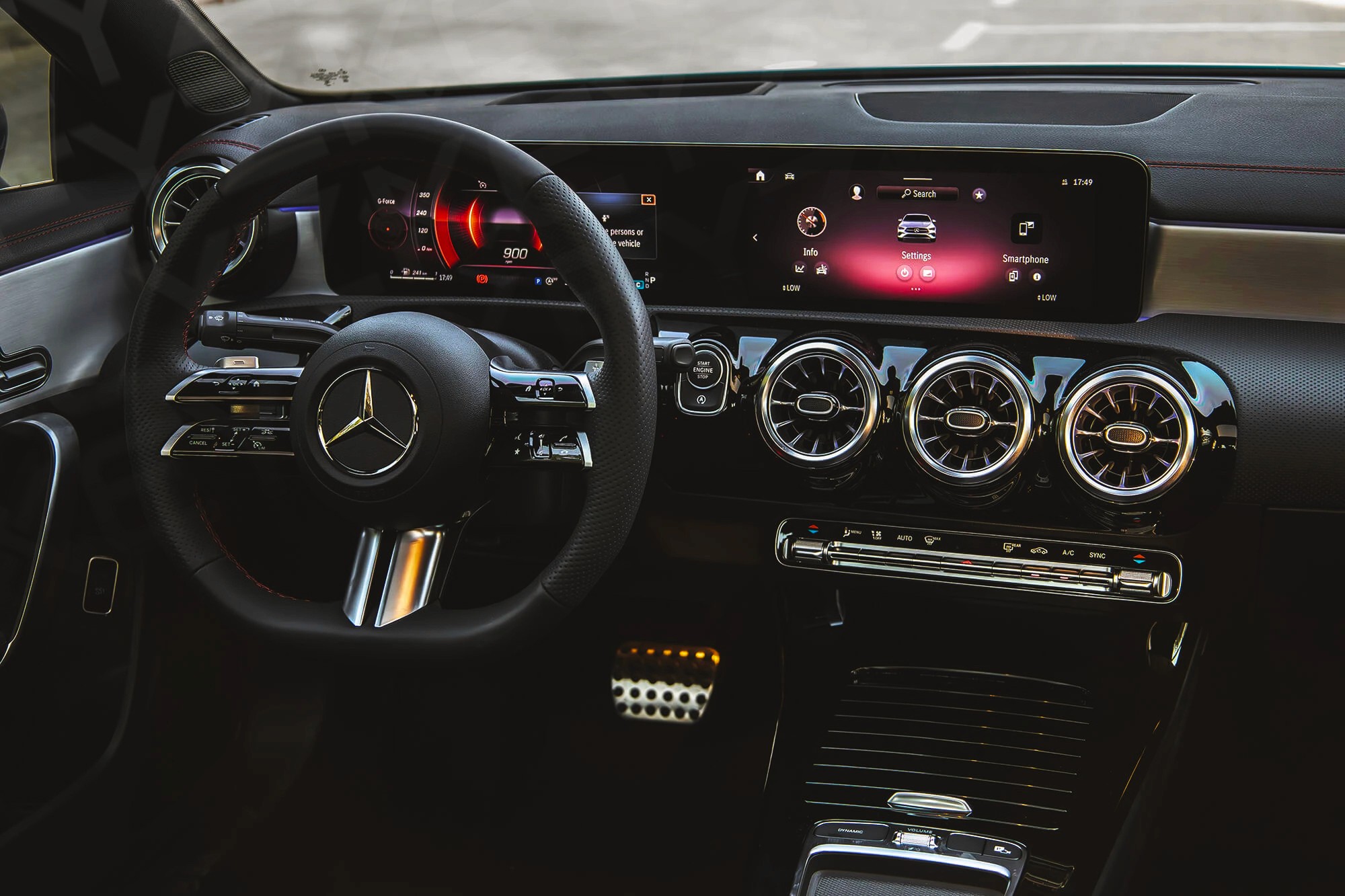 Vue arrière Mercedes CLA 250 Bleu – Location Berline à Dubaï | Keyz Rent