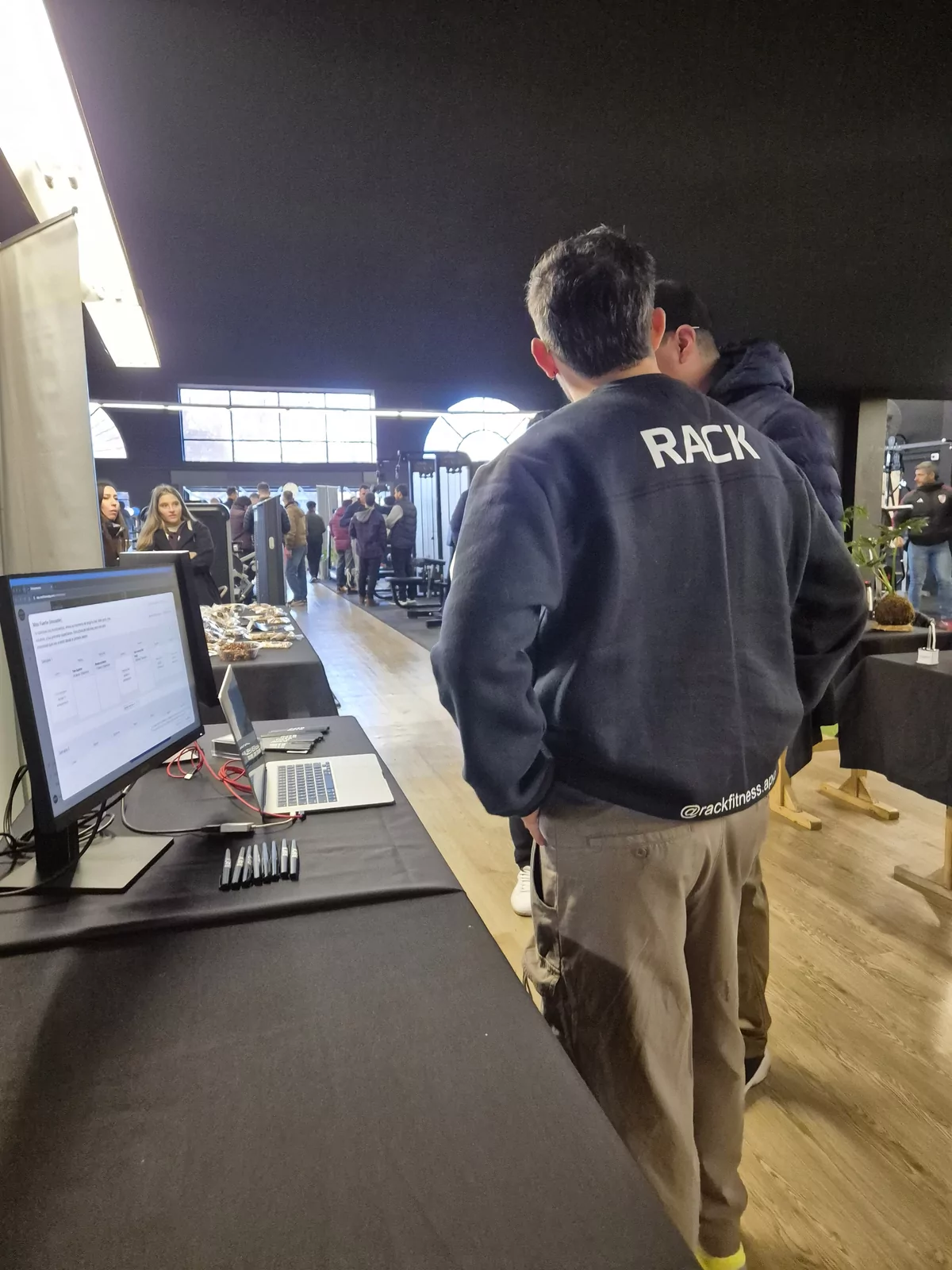 Plan de entrenamiento de Rack en pantalla durante un evento