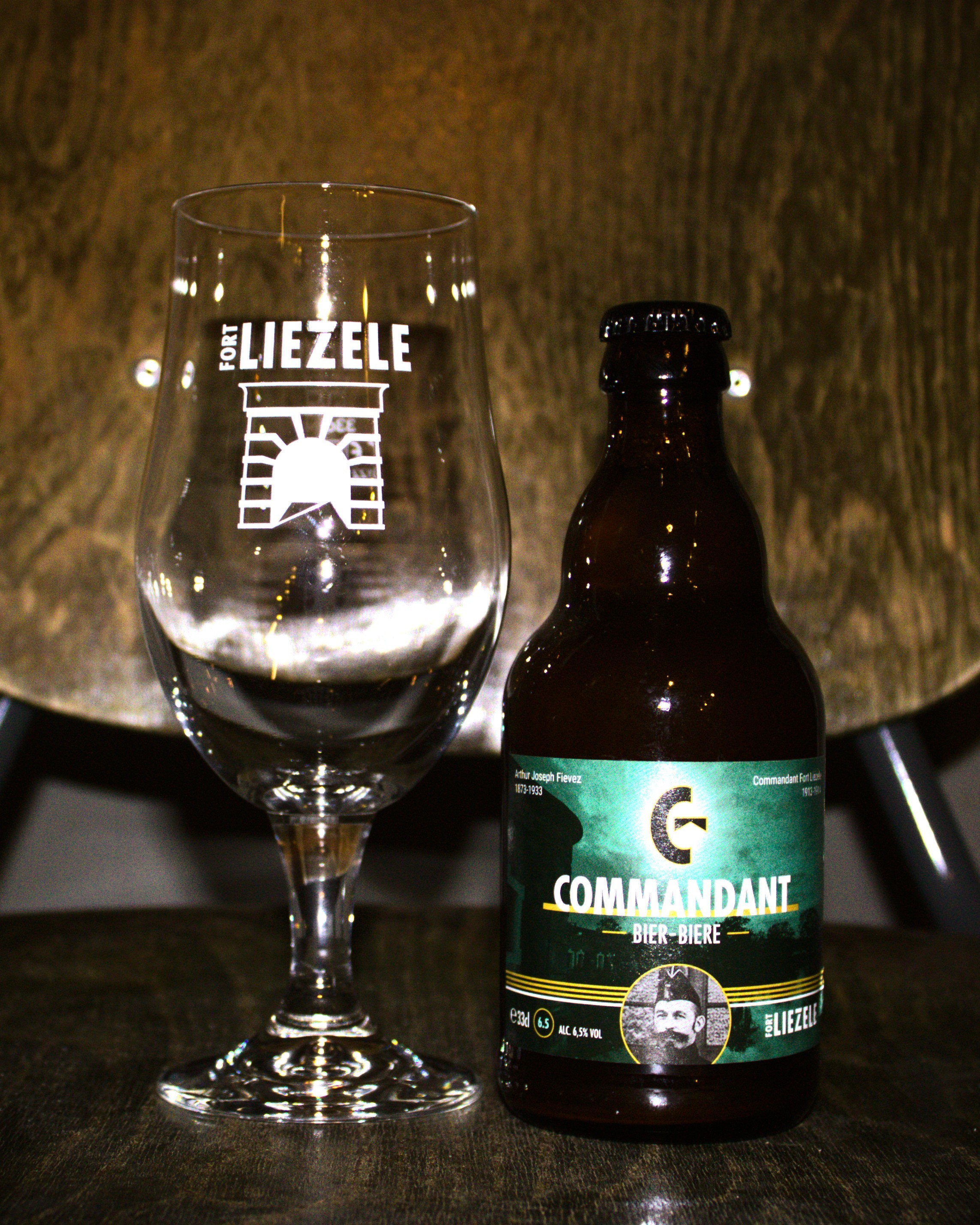 Huisbier De Commandant, geserveerd bij Fortcafé De Batterie in Fort Liezele