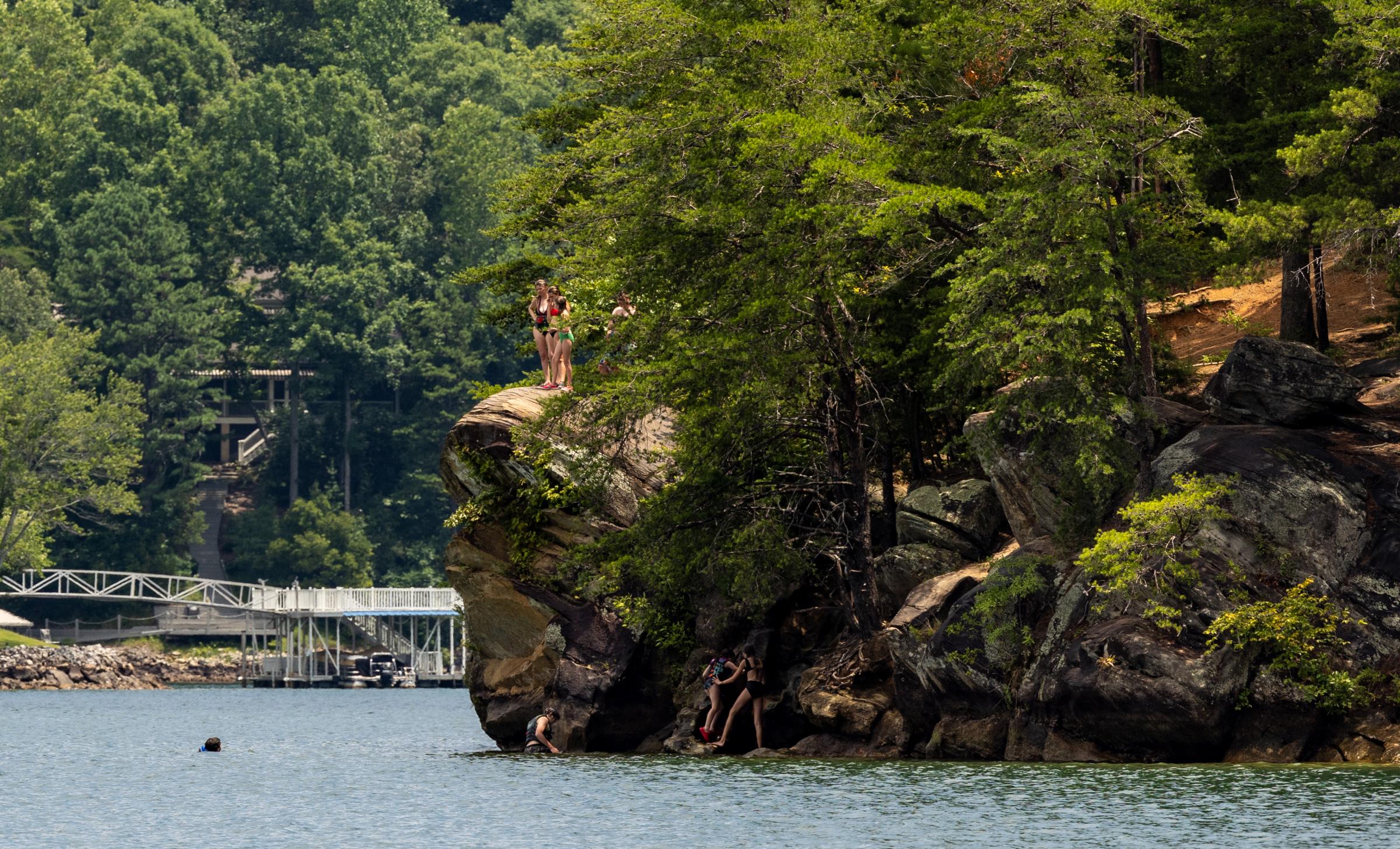 Lake Keowee - Rock Jumping