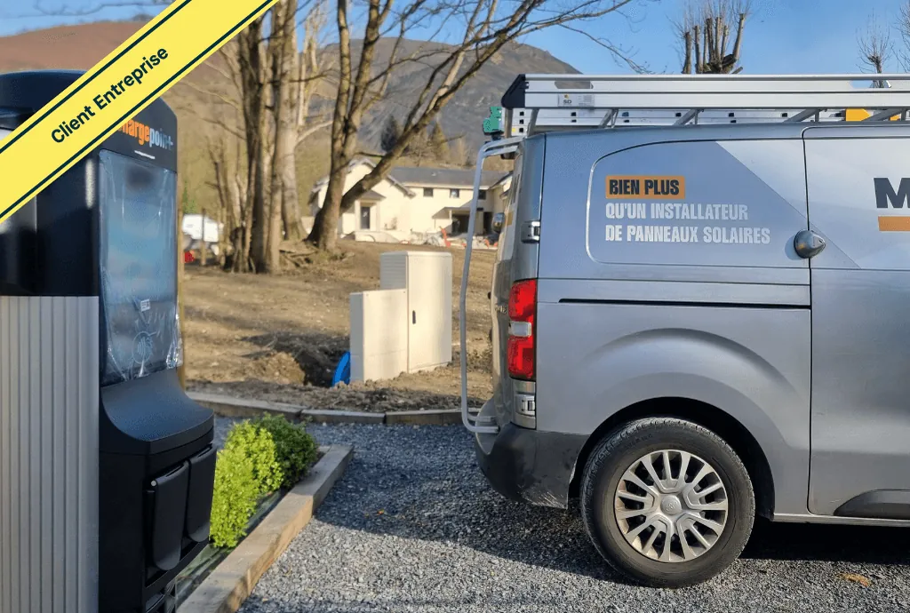 Photo d'un toit à Aydius en France équipée de panneaux photovoltaïques dont l'installation a été faite par Solarock.