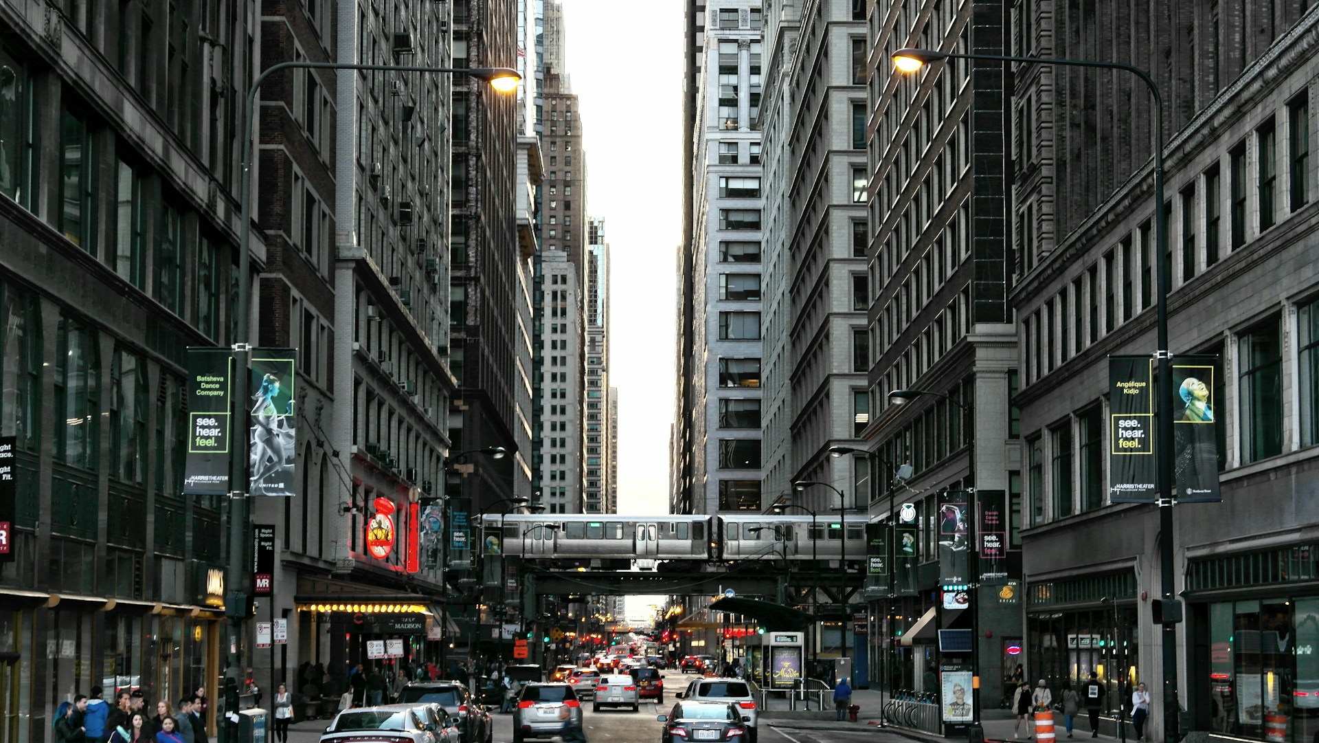 How to Become a Process Server in Illinois