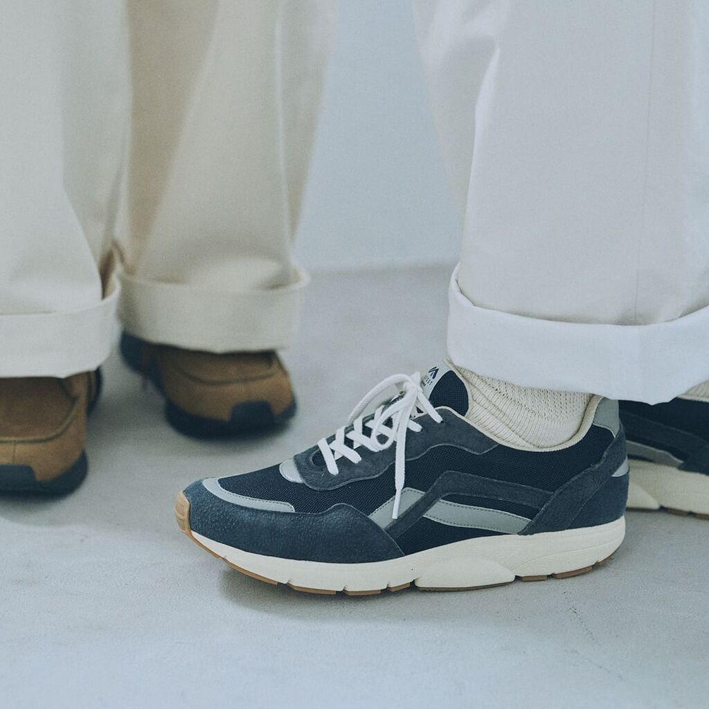 Man wearing VR glasses