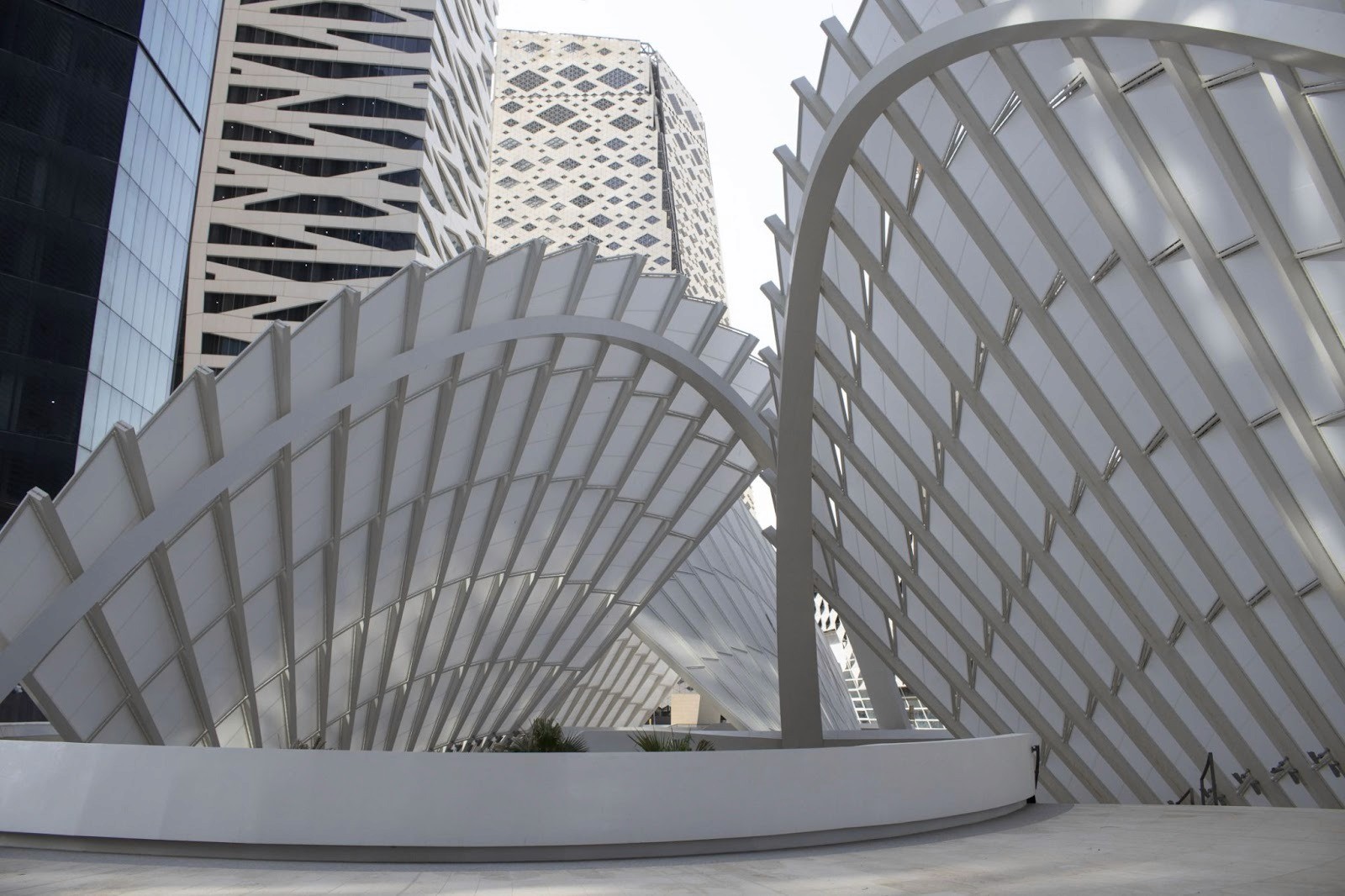 A picture of the financial plaza in KAFD, hosting many reputed local and international financial firms.