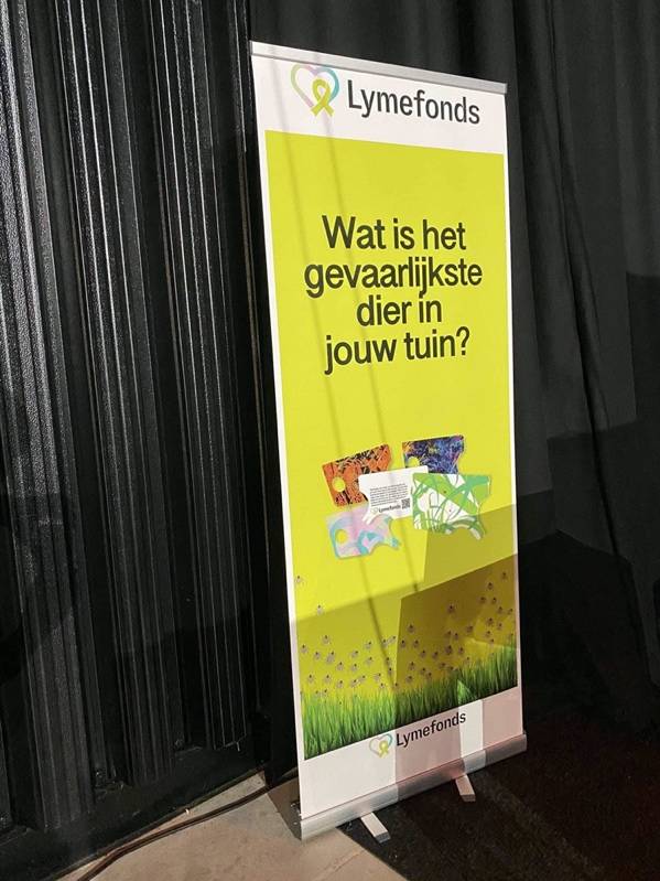 Afbeelding met tekst, Reclame, banier, overdekt

Automatisch gegenereerde beschrijving