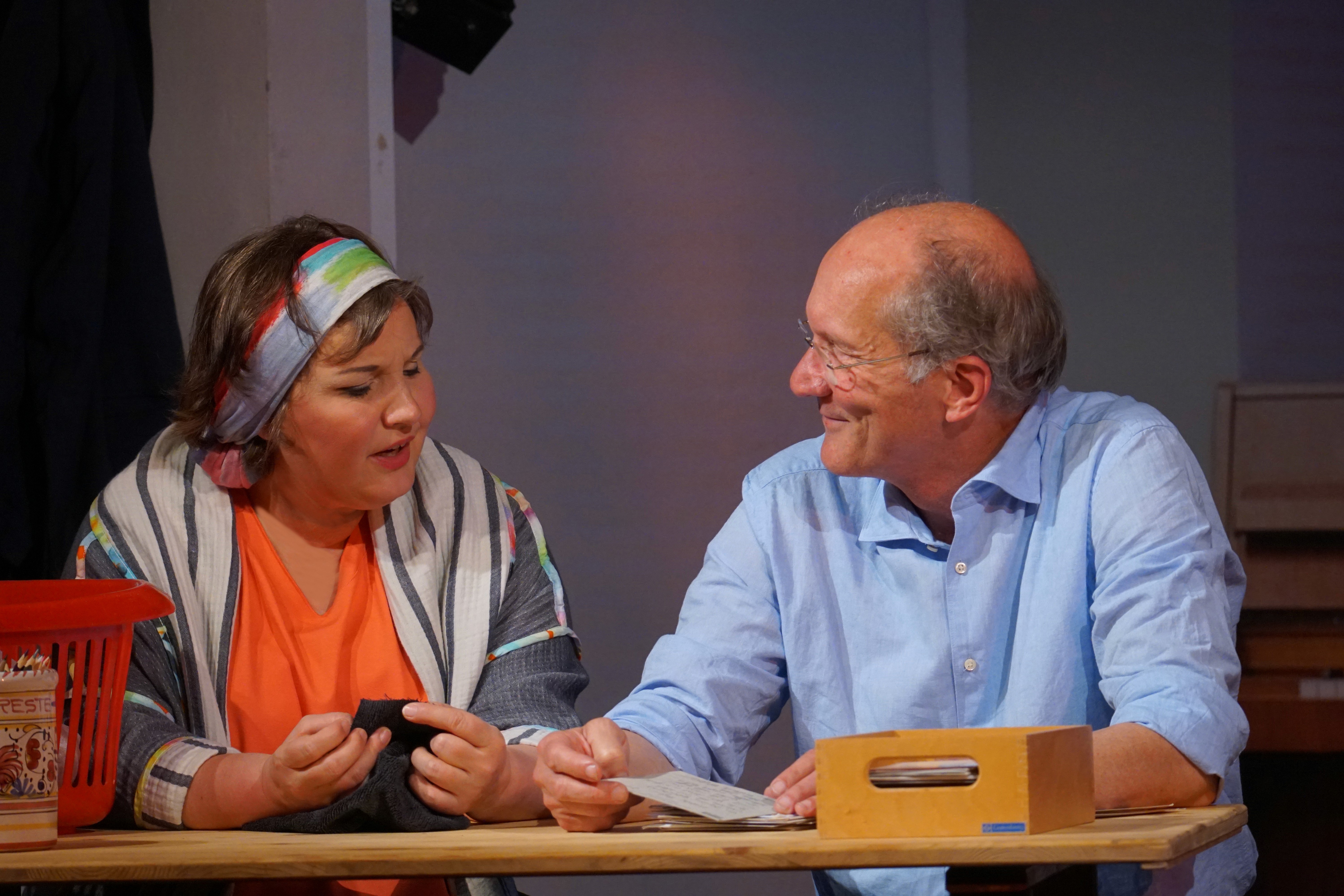 Anja Bube und Gesine Keller in "50 Jahr blondes Haar"