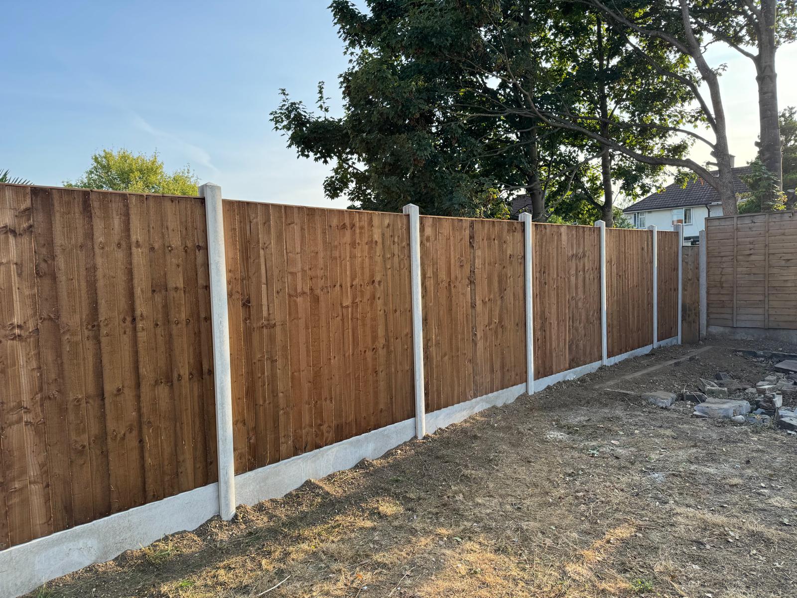 Standard size fence that is safe for Pets and Children