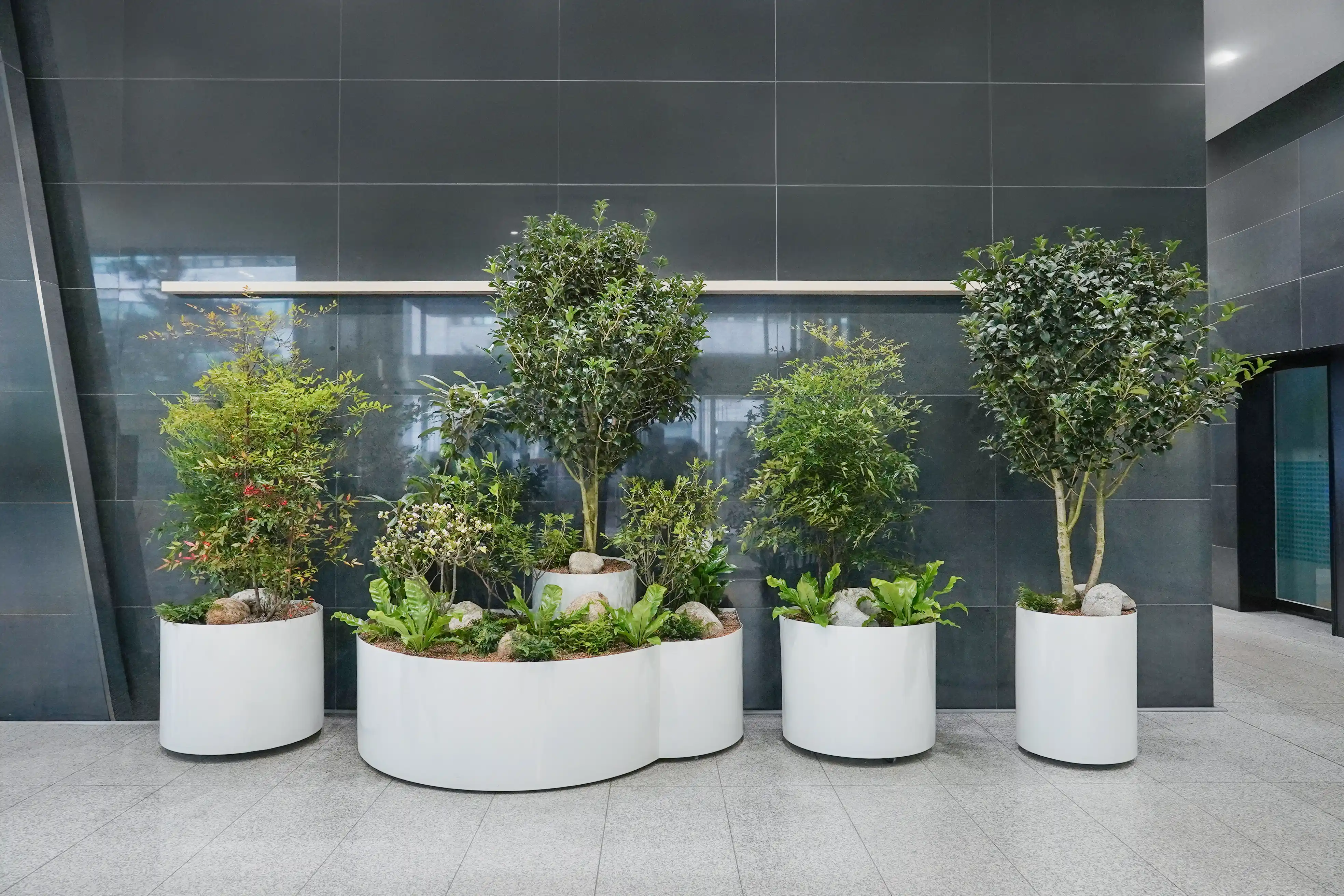 원형으로 디자인한 실내정원 프로젝트