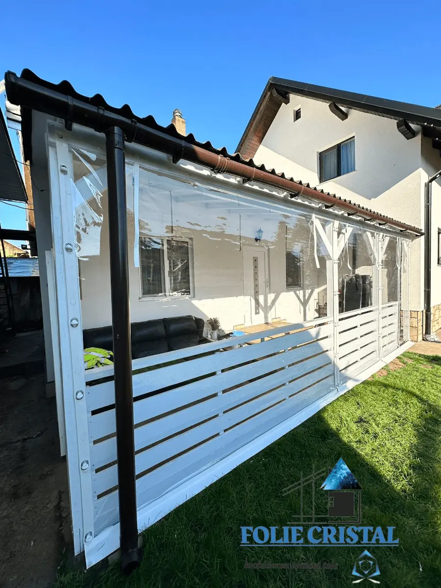 Terasă închisă cu folie cristal în Suceava