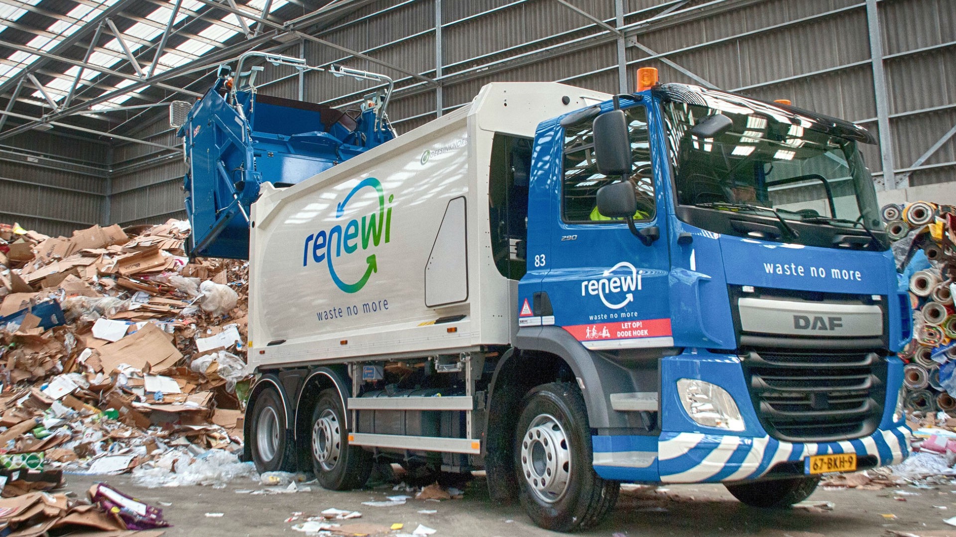 gerebrande vuilniswagen van Renewi