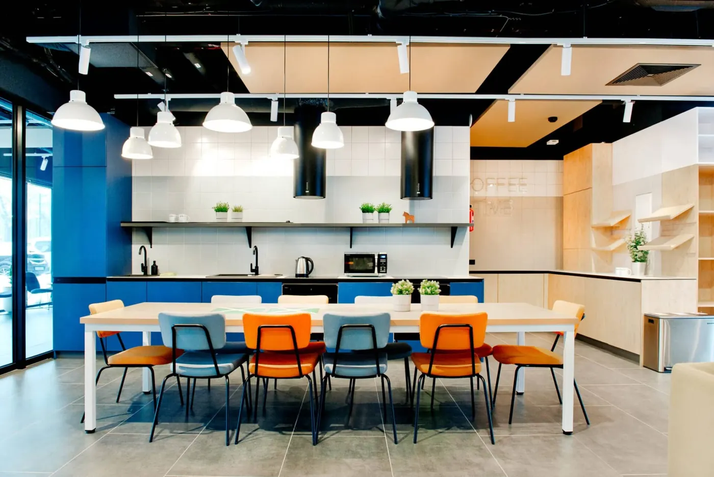 Shared kitchen and dining area in modern Kraków student accommodation