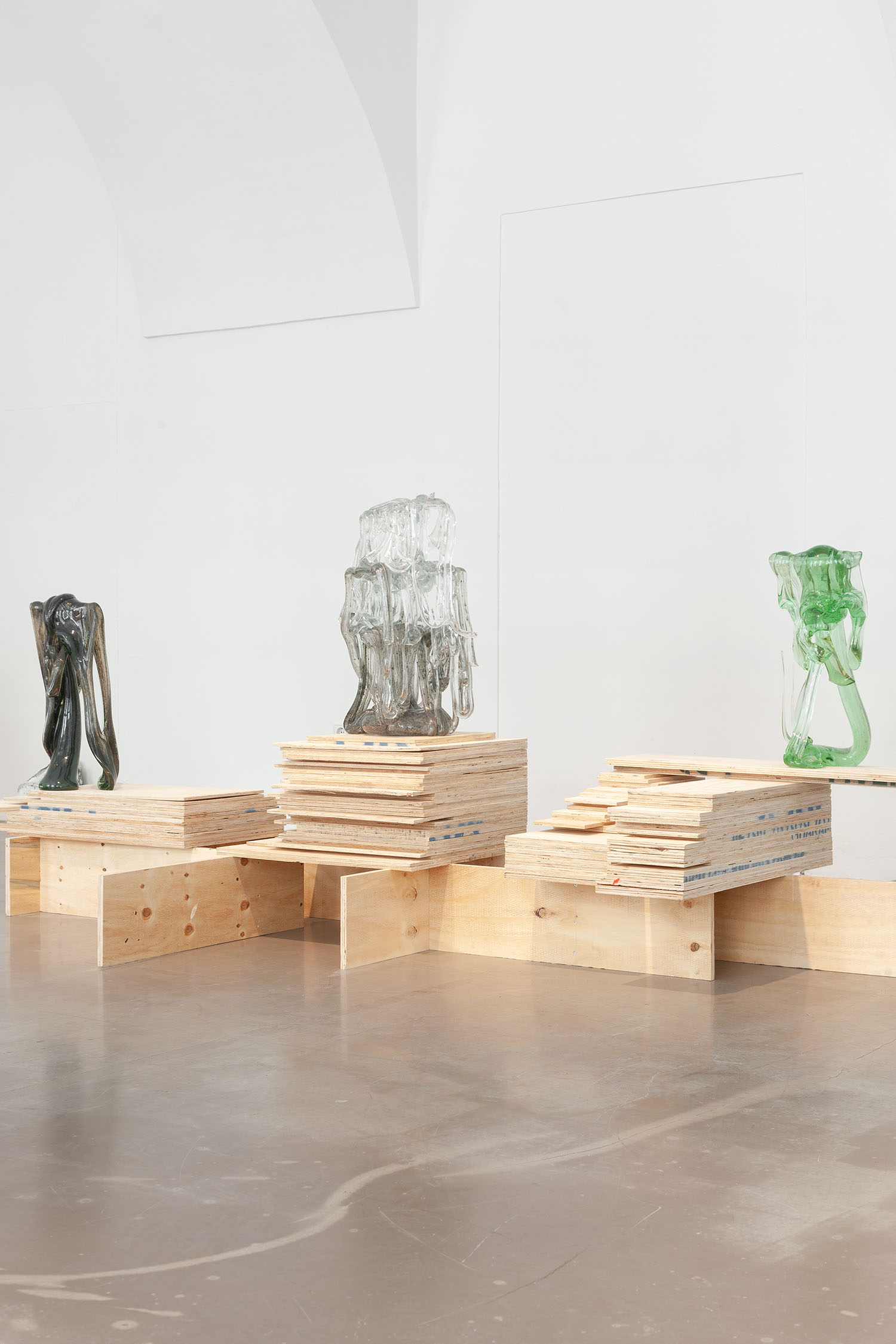 full-view-display-new-glass-selection-jiri-krejcirik