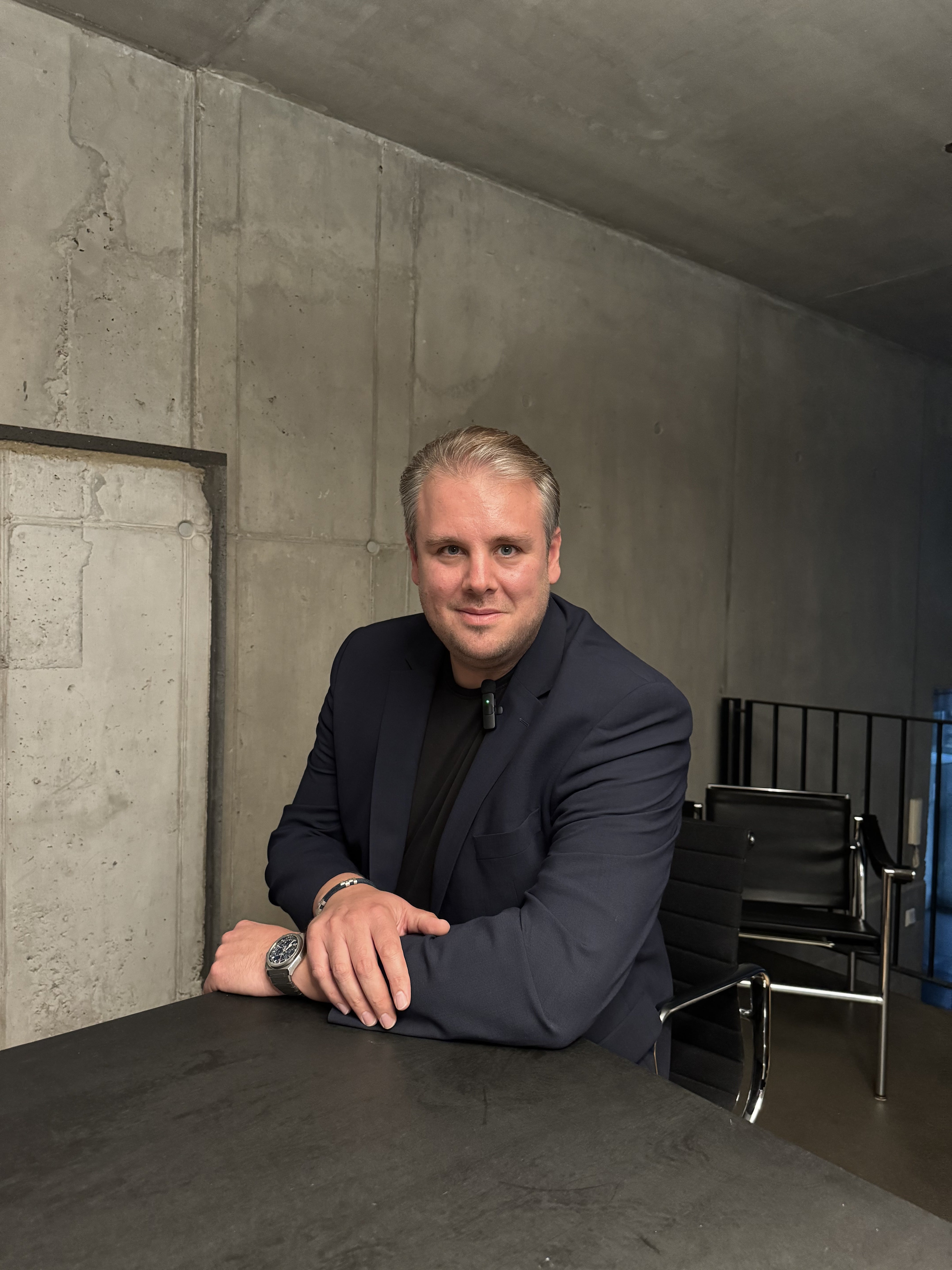 Alexander Schröder, Gründer und Geschäftsführer von AS Projekte – Experte für Immobilienentwicklung und Projektmanagement.
