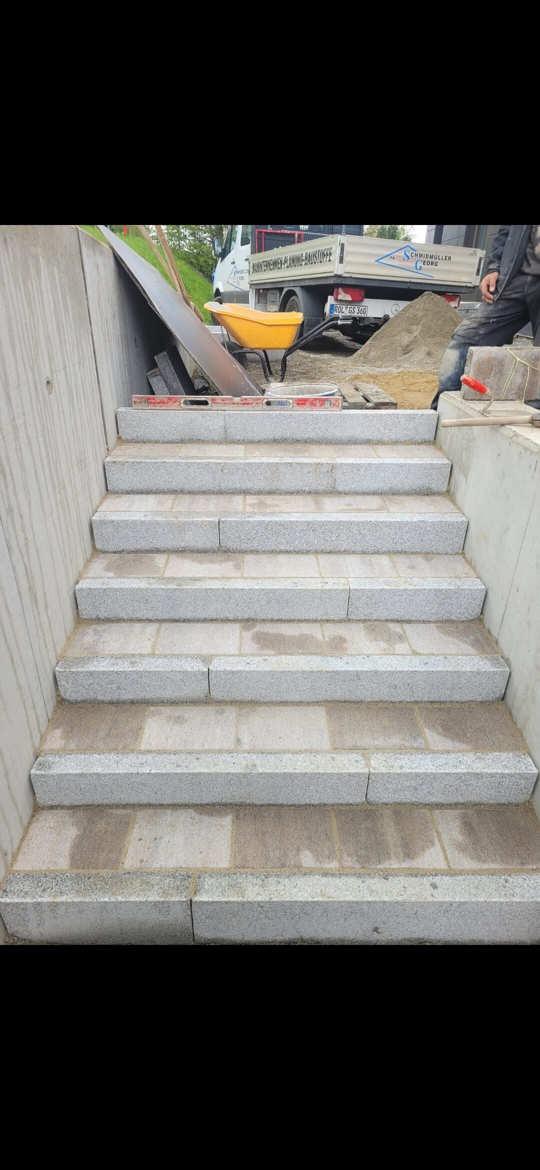 foto von neuen Stufen, die neu gebaut wurden