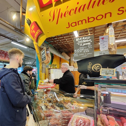 Poznejte některé prodejce na trhu.