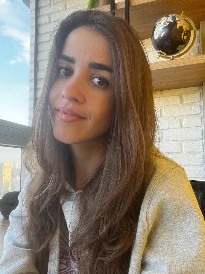 Nayara Mello