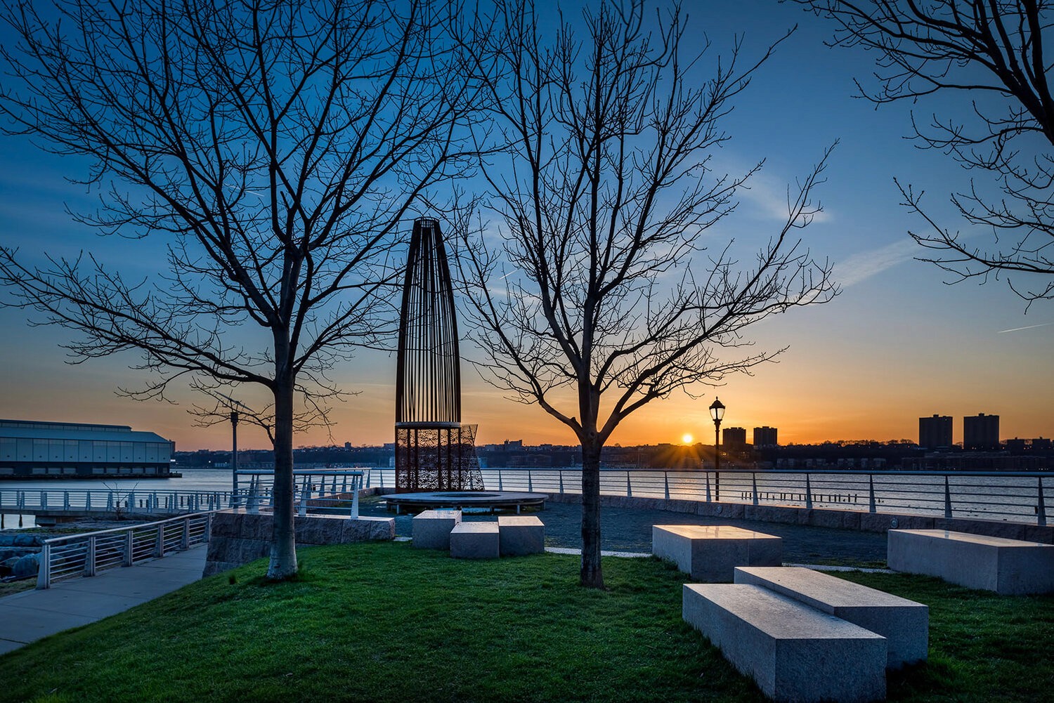 Photo by Frank Ariuba