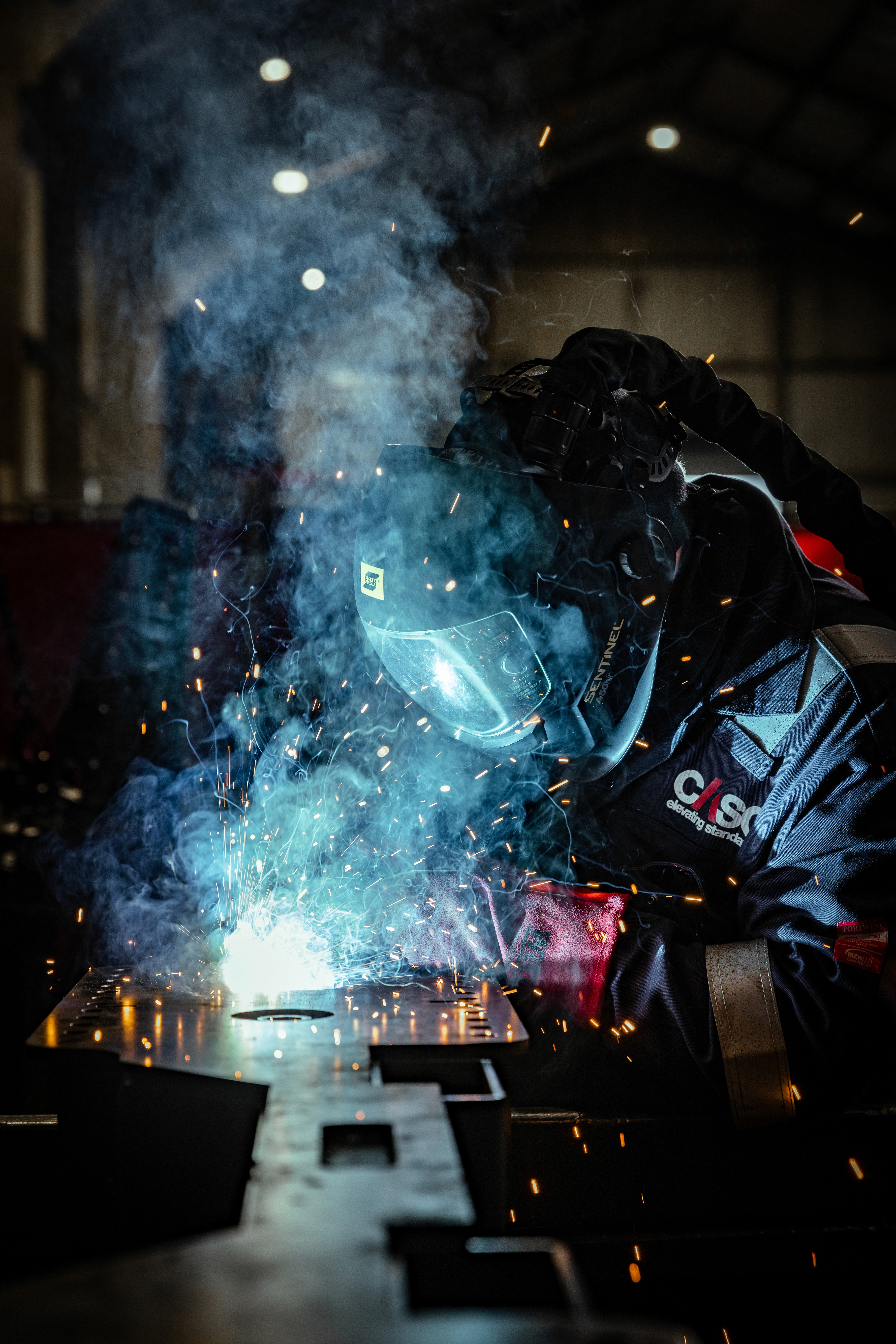 white electic windturbine