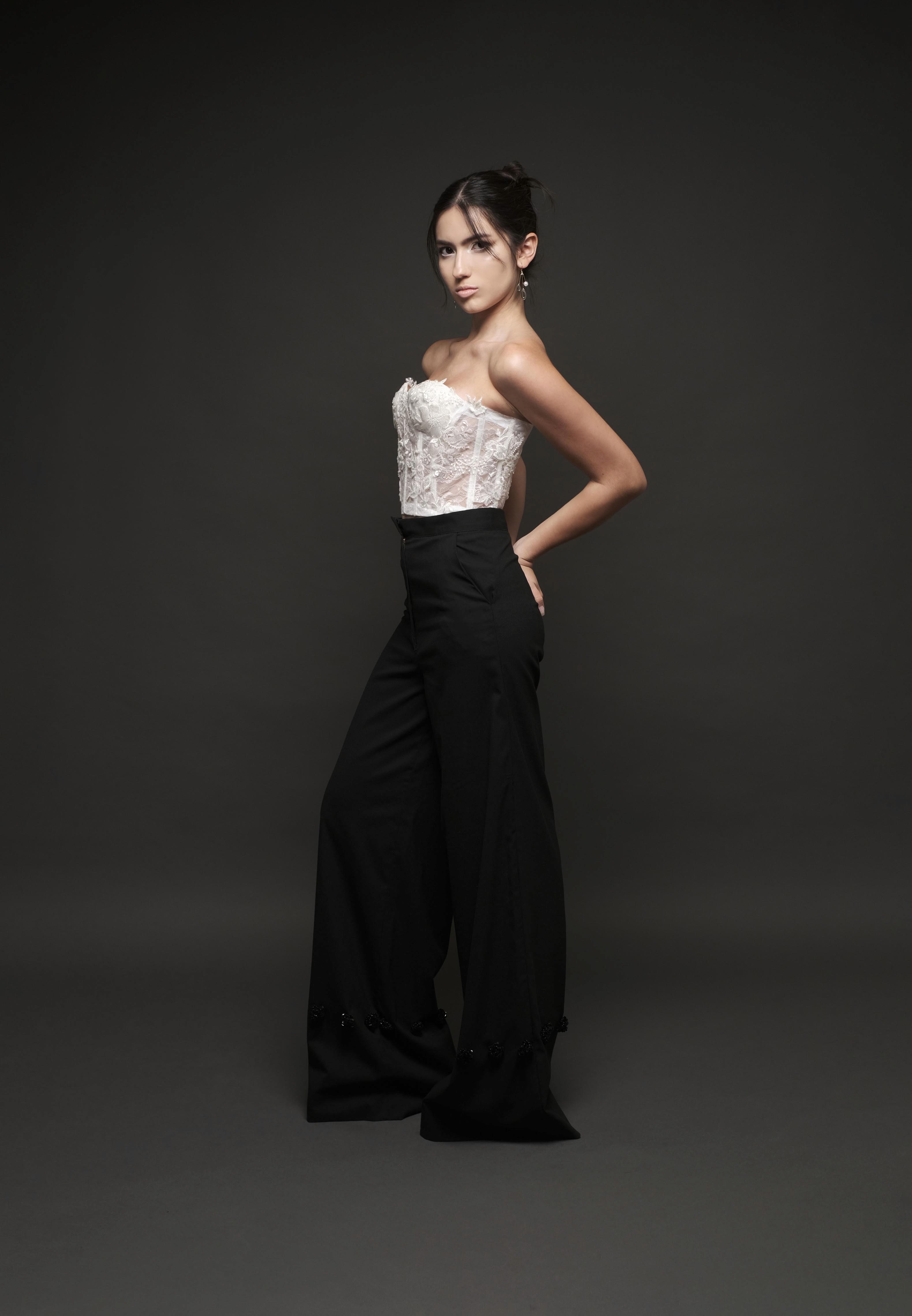 Ania Elizalde — 15