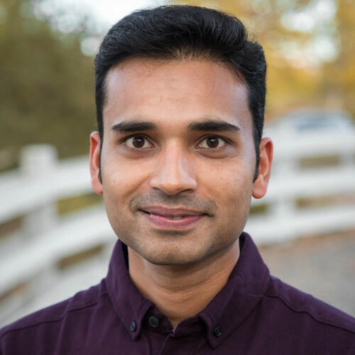 woman on focus photography