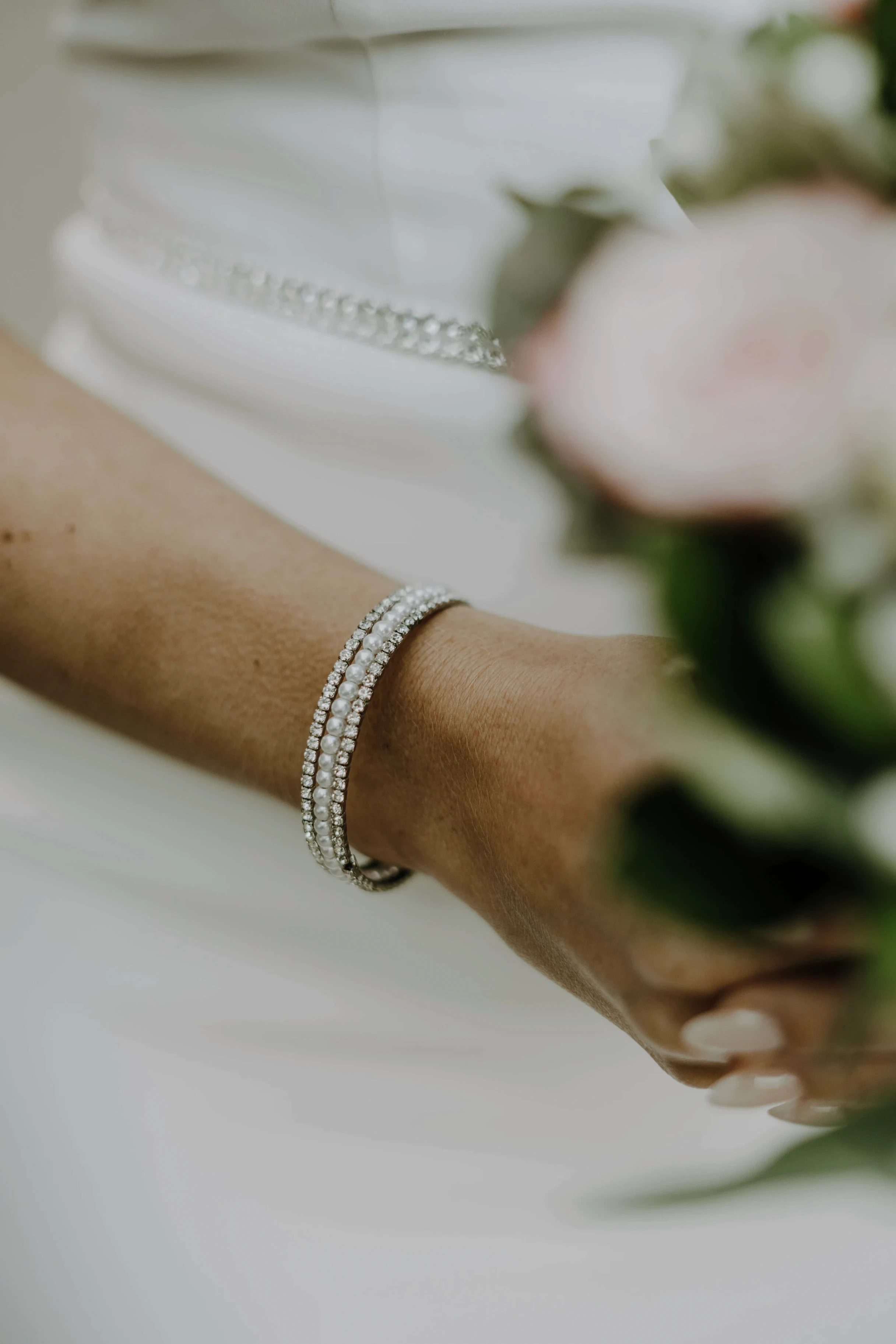 Nahaufnahme der Eheringe – Detailverliebte Hochzeitsfotografie von Stephan Romer auf der Alb