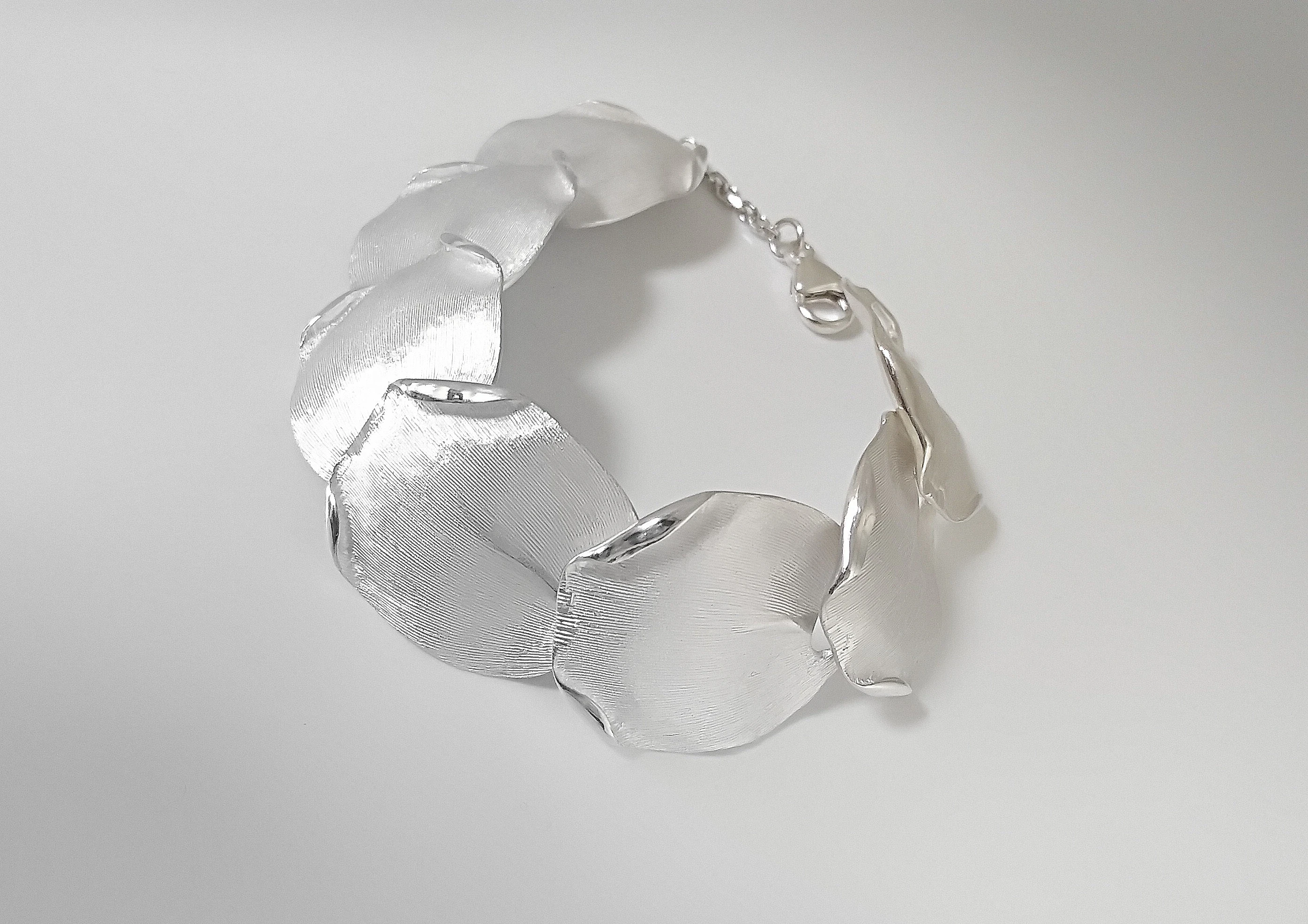 Bracelet argent effet pétale