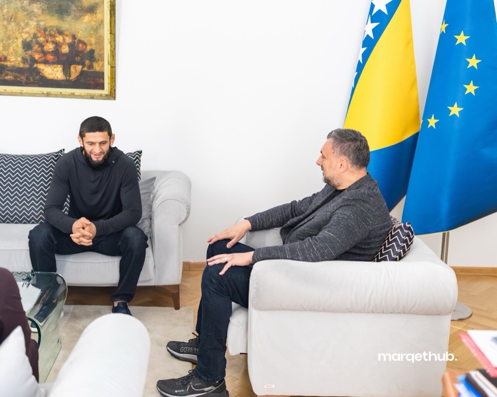 Khamzat Chimaev na sastanku u Sarajevu tokom posjete Bosni i Hercegovini