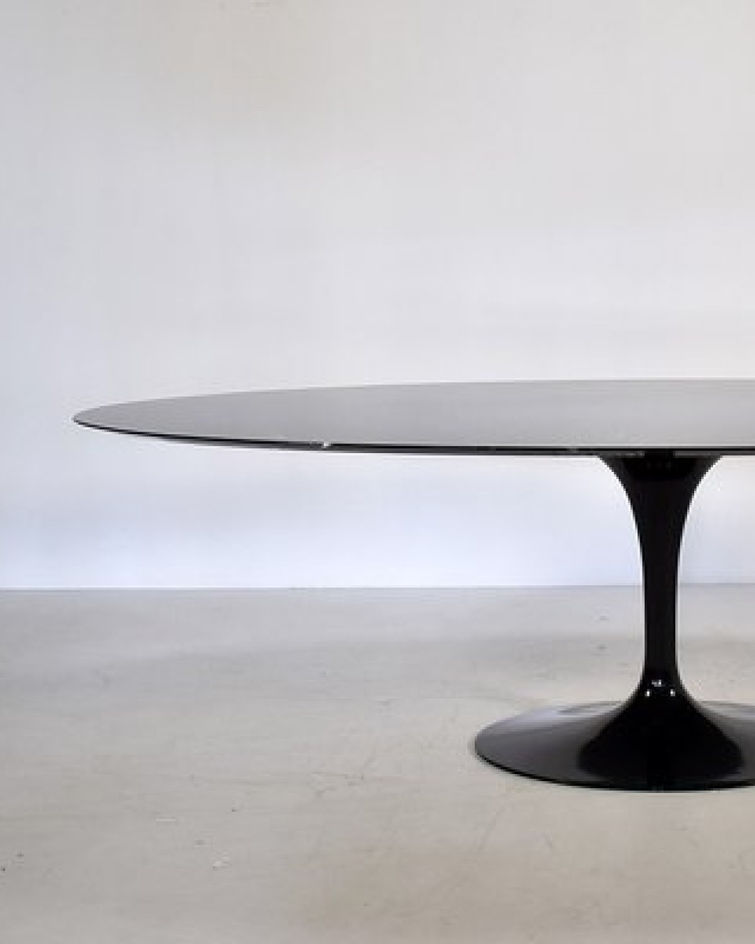 Knoll, Saarinen Dining Table - Oval