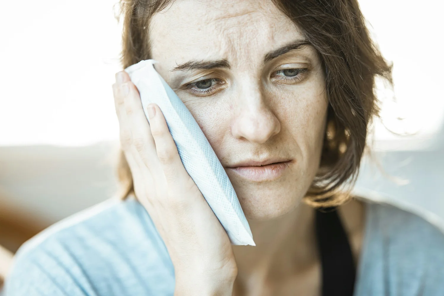 patient with jaw pain