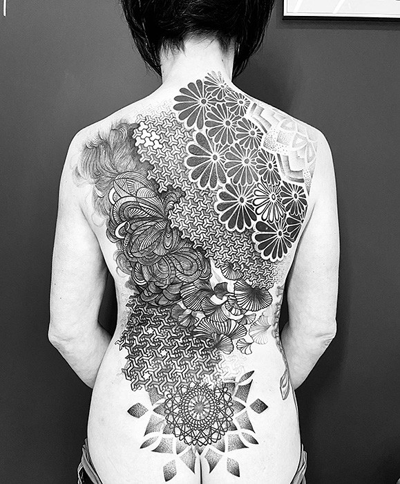 Gros cover - Graphique & Blackwork, Ornemental & Mandala, Abstrait par Alex Lalex à Grinoir Tattoo