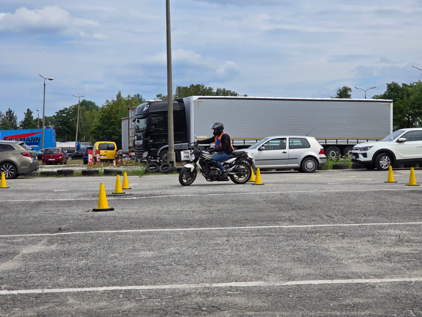 OSK Premium szkoła jazdy Mustang kurs kat B