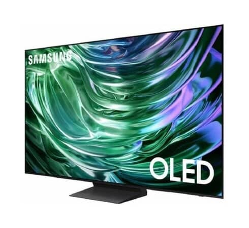 Produktbillede af Samsung S90D OLED TV set forfra med slankt design og sort ramme, vist mod hvid baggrund.