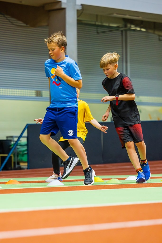 Lapsed Liikuma liikmed sportimas
