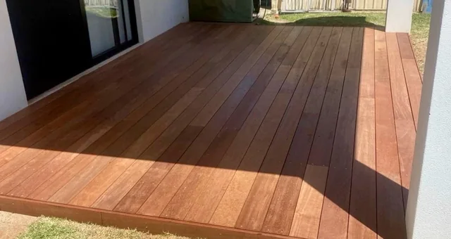 Custom Decks project photograph