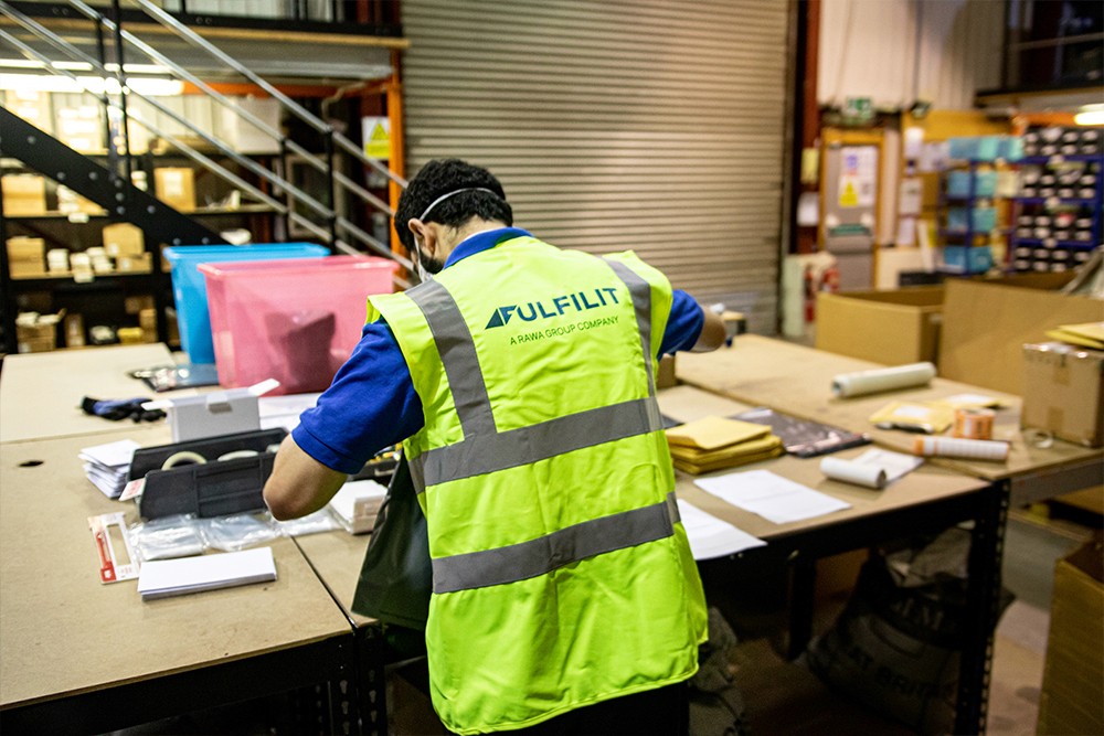 fulfilit employee packing orders