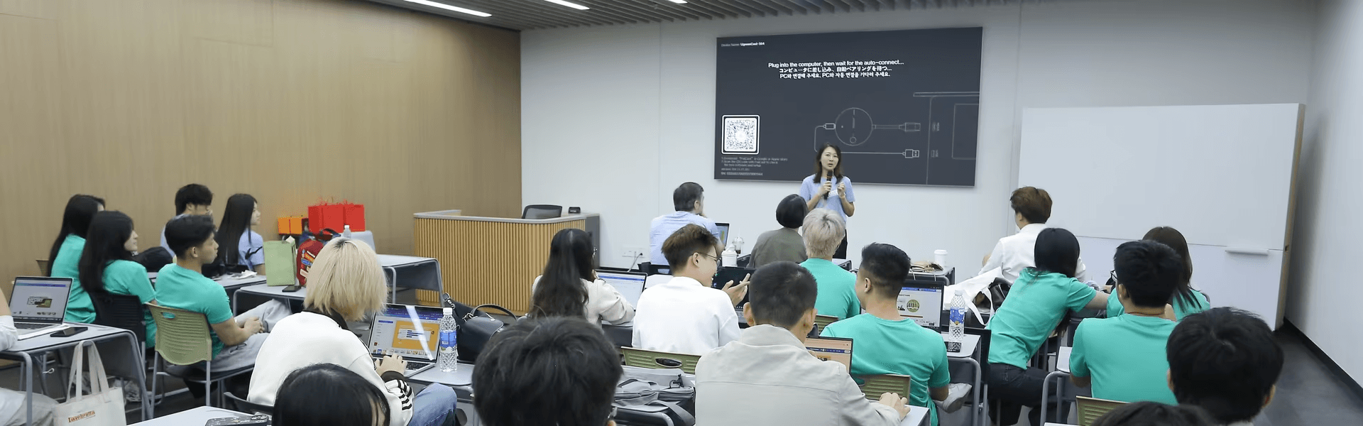 Trường Đại học Văn Lang đồng hành cùng sinh viên PolyU (Hong Kong) trong khóa học Service Learning về môi trường