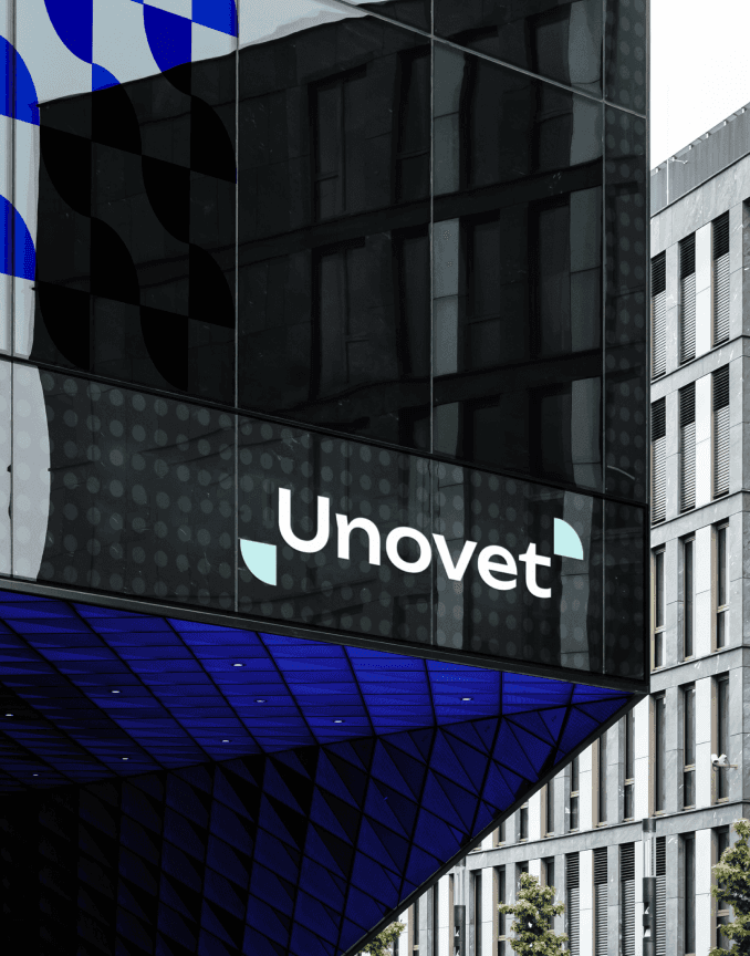 Logotipo formado por las palabras weuta en blanco sobre fondo naranja corporativo.