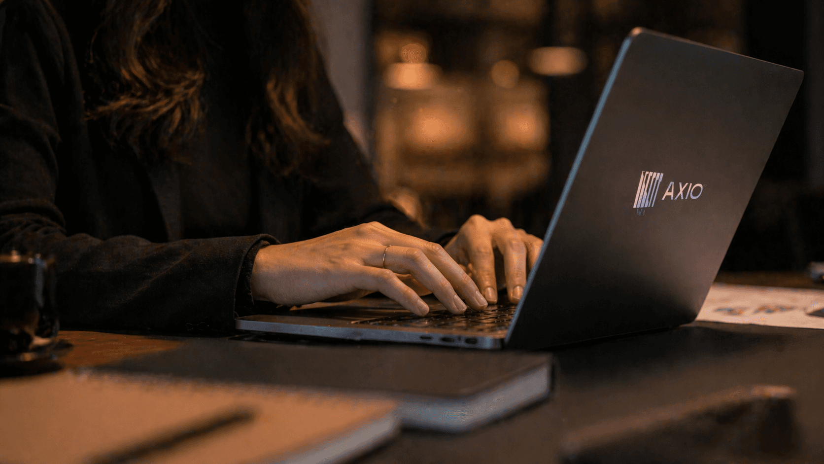 peração da AXIO, agência de marketing digital completa em Uberlândia, com time trabalhando em campanhas e estratégias